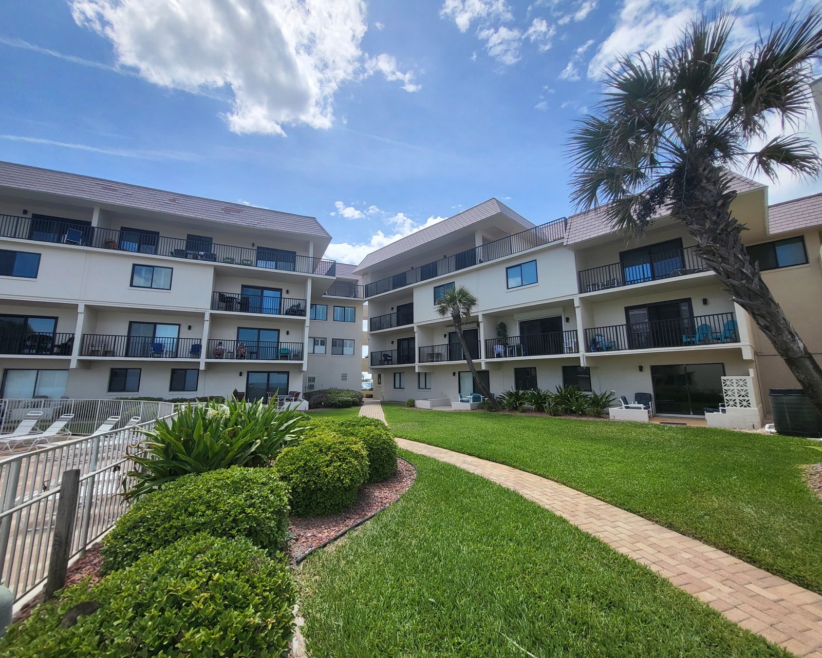 Bent Palm Club community photo