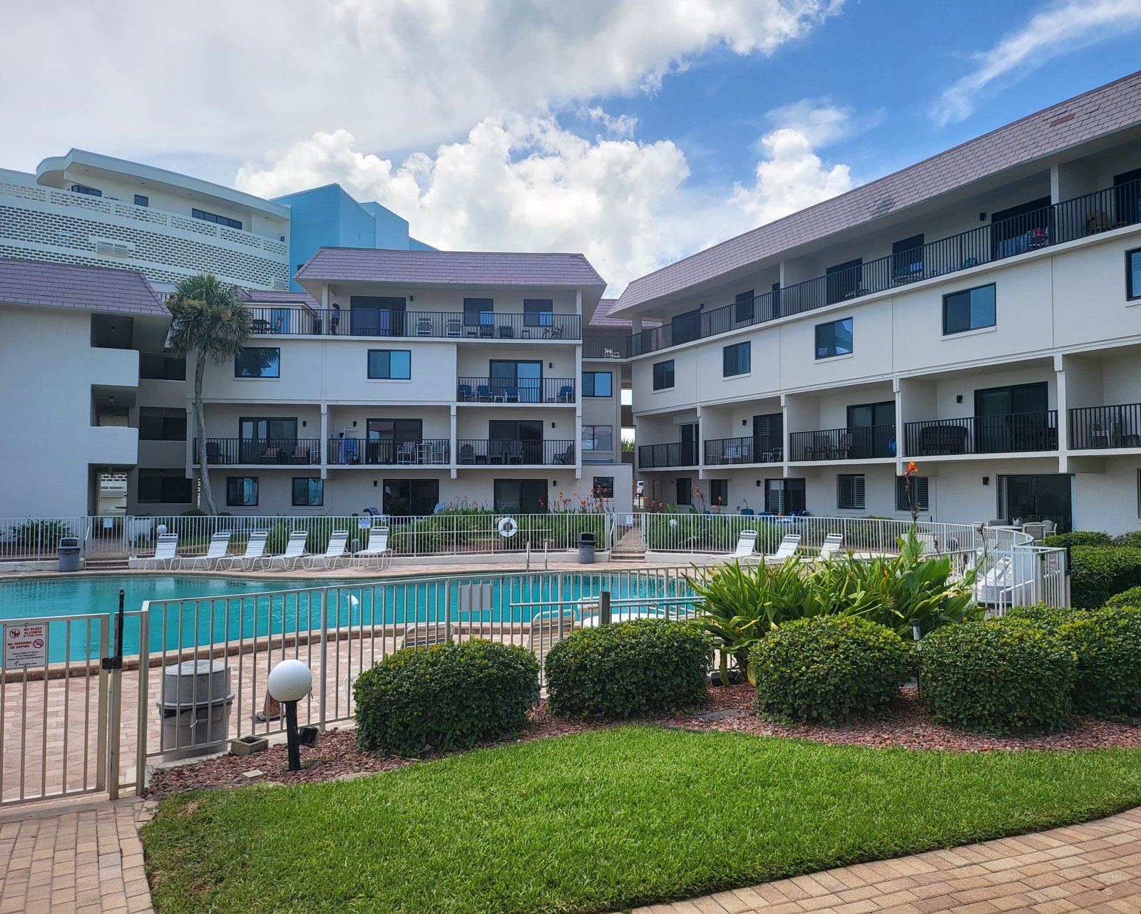 Bent Palm Club community photo